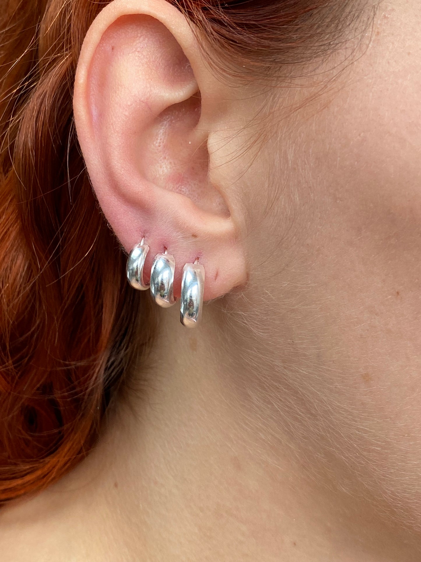 925 Sterling Silver Hinged Huggies Hoop Earrings Chunky 5 mm Wide and 10, 12, 14, 16, 18, 20, 25, 30 and 35 mm Diameter